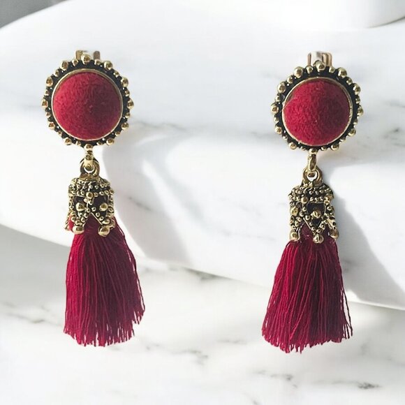 Vintage Women Velvet Earrings - Picture 1 of 3